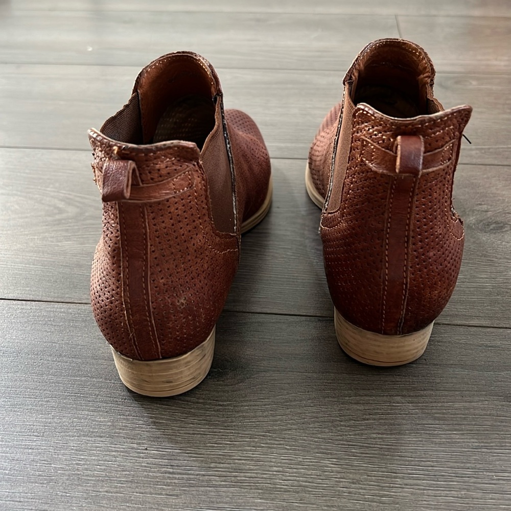 Bata Leather Chelsea Boot - Picture 4 of 8